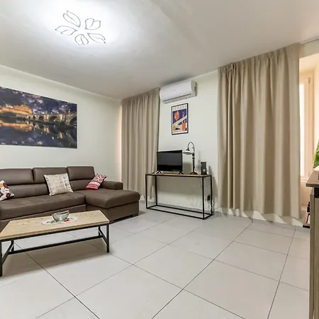 Luca Flat - Tiburtina Train Station & Wi-fi Apartament
