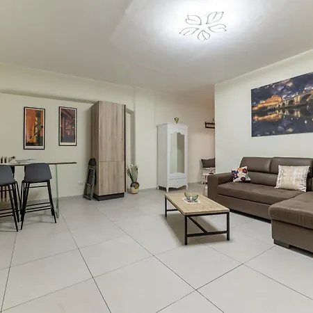 Luca Flat - Tiburtina Train Station & Wi-fi Apartament Rzym